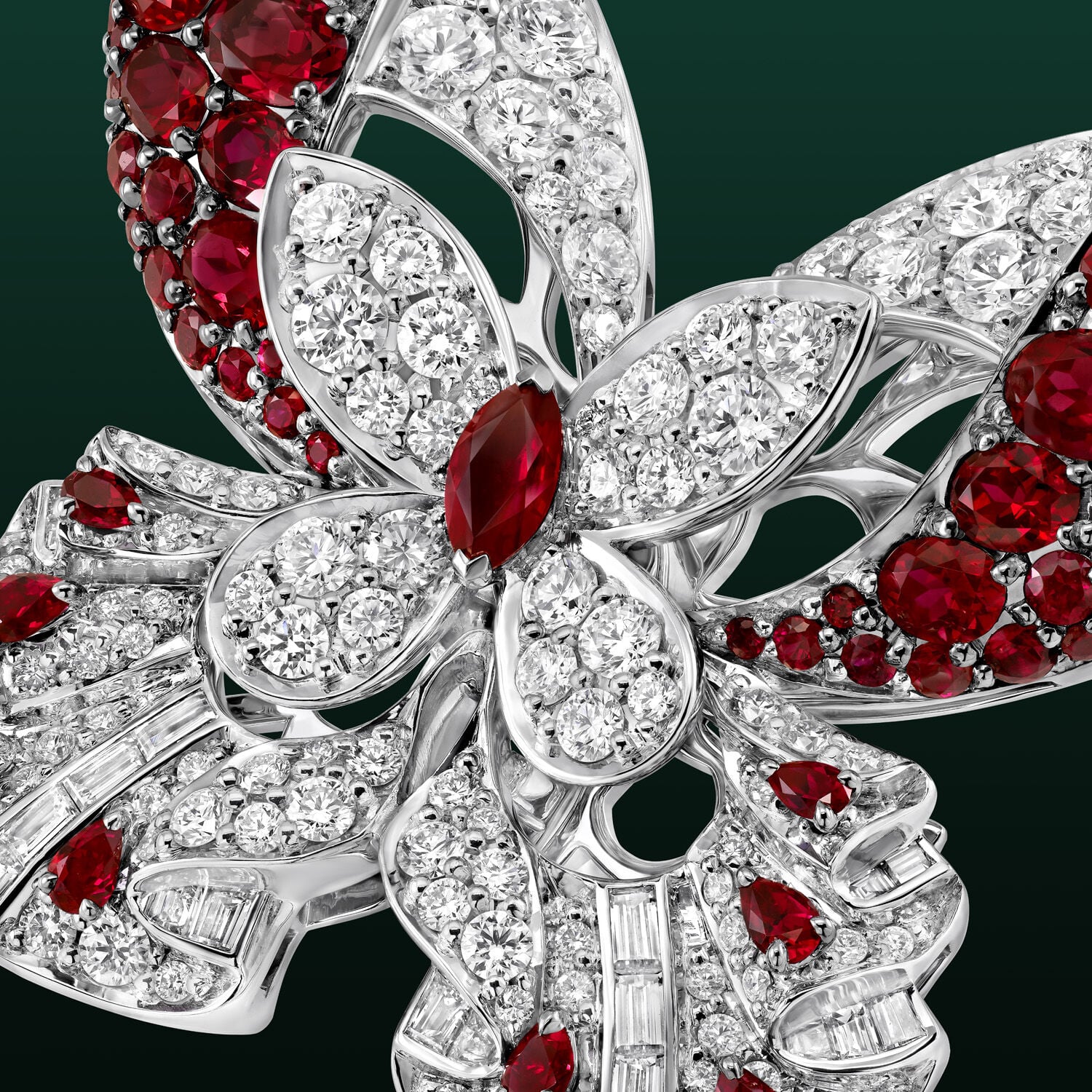 セラフィーナ, Butterfly Brooch - Graff